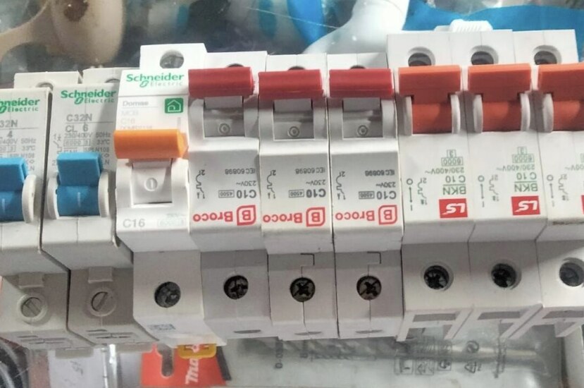 Harga MCB Schneider Berbagai Tipe dan Jenis 2023