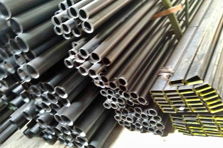 Harga Pipa Besi 2 Inch Black Steel per Batang Berbagai Jenis 2024